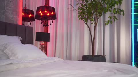 Eva online show from September 24, 5:01 pm