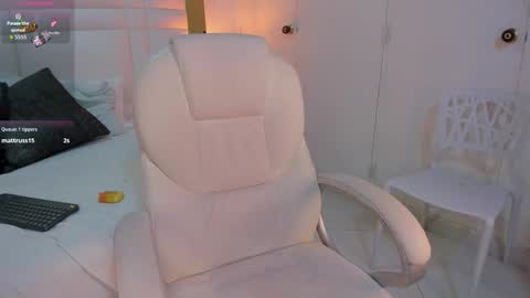 Eva  online show from January 15, 11:44 pm