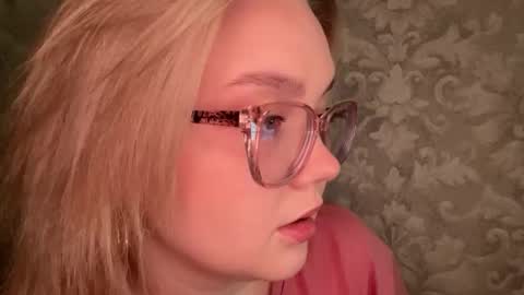 Snapshot of eva_kittenn chatting on October 2, 7:19 pm eva_kittenn online show from October 2, 7:19 pm