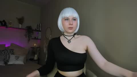 Eva online show from May 3, 8:45 pm
