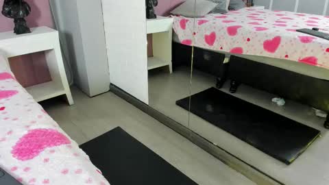 Eva online show from March 12, 2:42 pm