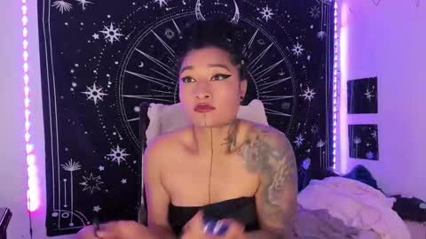 Eva  online show from November 25, 7:21 am