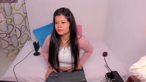 Estefania online show from December 19, 11:25 pm