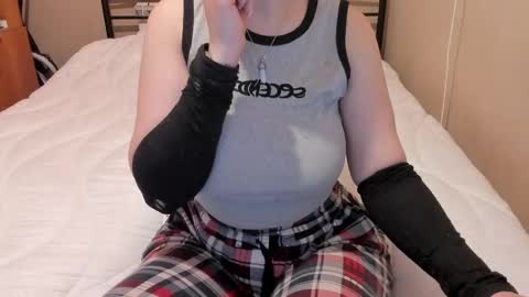 Eva online show from May 1, 12:19 pm