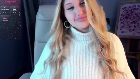 Snapshot of evacadooo chatting on March 11, 2:10 am Eva online show from March 11, 2:10 am