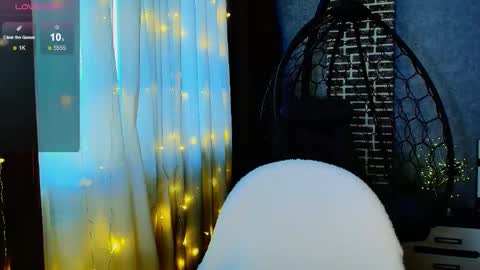 Snapshot of evacadooo chatting on October 10, 4:50 am Eva online show from October 10, 4:50 am