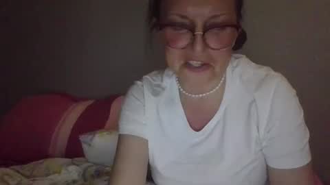 Snapshot of evaglad chatting on September 26, 5:32 pm evaglad online show from September 26, 5:32 pm