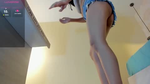 E V A  online show from March 11, 2:32 am