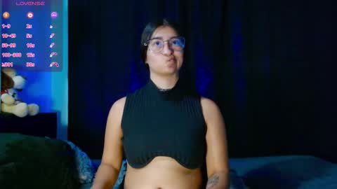 Snapshot of evah_lee chatting on October 17, 4:48 am Evah Lee online show from October 17, 4:48 am