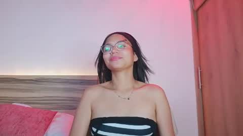 evalune_ online show from June 10, 10:19 pm