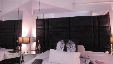 Eva  online show from October 7, 1:48 pm