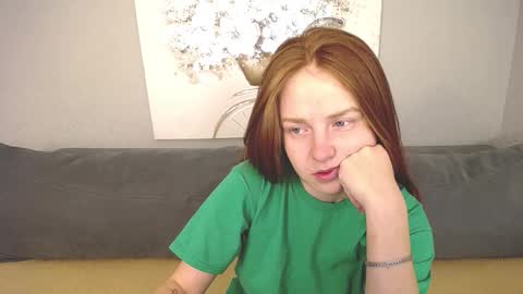 Snapshot of evarey_ chatting on September 16, 4:20 am Adelina online show from September 16, 4:20 am
