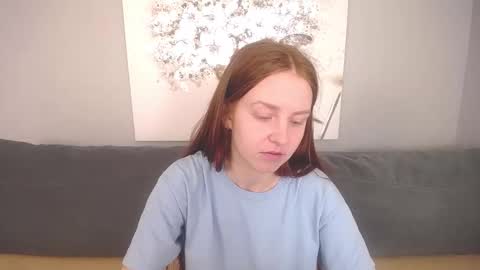 Snapshot of evarey_ chatting on October 11, 5:34 am Adelina online show from October 11, 5:34 am
