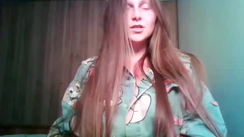 evasapples2026 online show from June 6, 7:42 pm