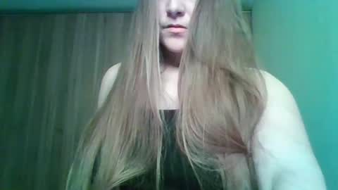 evasapples2026 online show from April 29, 11:21 pm