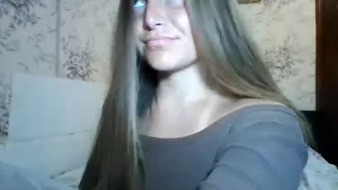 evasapples2026 online show from July 4, 7:26 am