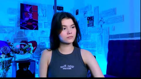 Snapshot of evathopson chatting on March 6, 4:08 am Eva next stream - - 1600 UTC2000 online show from March 6, 4:08 am