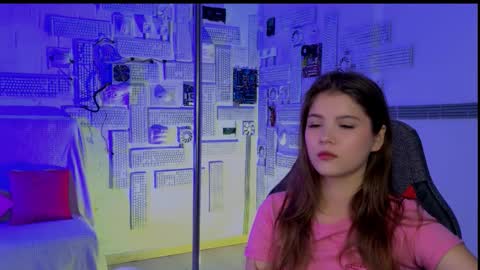 Snapshot of evathopson chatting on October 2, 10:42 am Eva next stream - - 1600 UTC2000 online show from October 2, 10:42 am