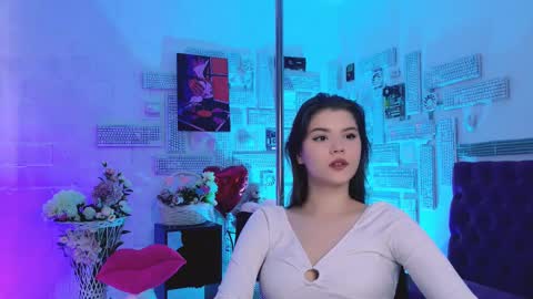 Snapshot of evathopson chatting on February 19, 12:11 pm Eva next stream - - 1600 UTC2000 online show from February 19, 12:11 pm