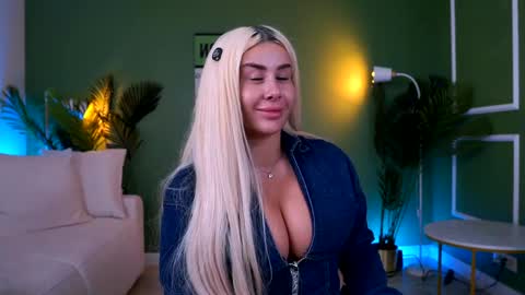 Eva online show from May 4, 12:20 pm
