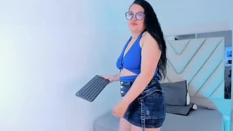 ibigil online show from March 29, 12:48 pm