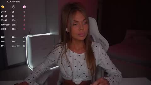 Evelina online show from October 22, 3:06 pm