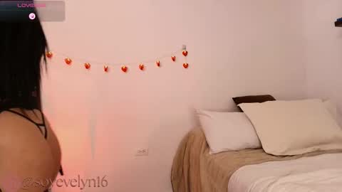 Evelyn Ruiz online show from March 18, 4:34 pm