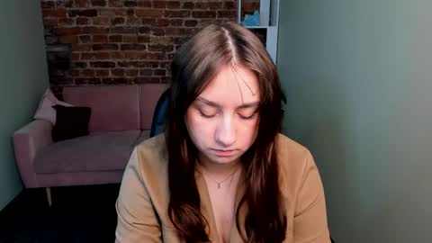 evelyn_bloss online show from May 2, 6:49 am