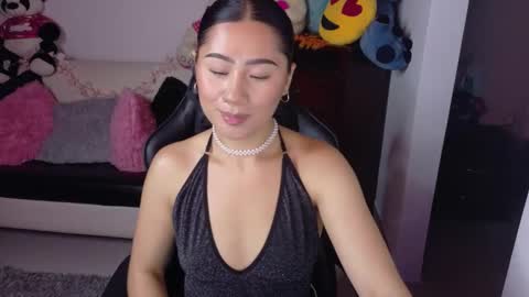 Snapshot of evelyn_ch_ chatting on October 10, 2:22 pm Evelyn online show from October 10, 2:22 pm
