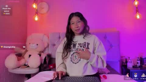   online show from October 25, 8:37 pm