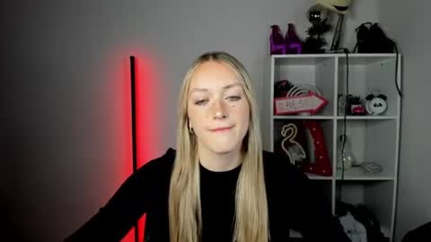 evelynblond online show from June 25, 10:19 am