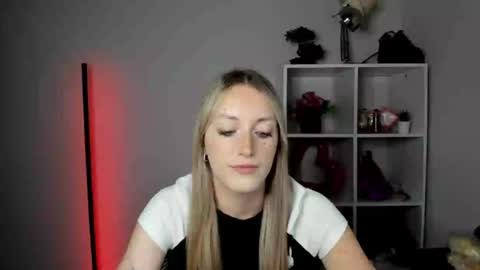 evelynblond online show from July 24, 12:58 pm