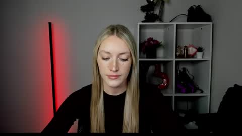 evelynblond online show from July 6, 12:54 pm