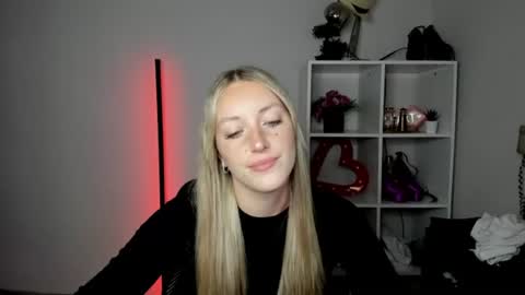 evelynblond online show from July 17, 2:43 pm