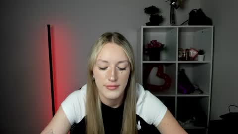 evelynblond online show from July 23, 12:57 pm