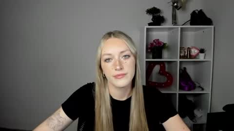 evelynblond online show from July 22, 1:01 pm