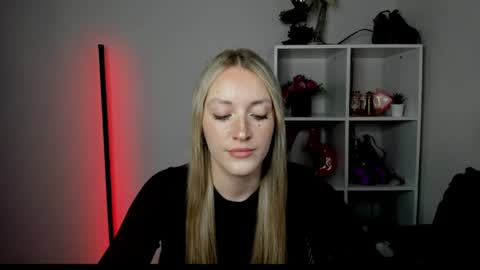 evelynblond online show from July 6, 3:03 pm