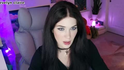 Evelyn Claire online show from March 14, 3:18 am