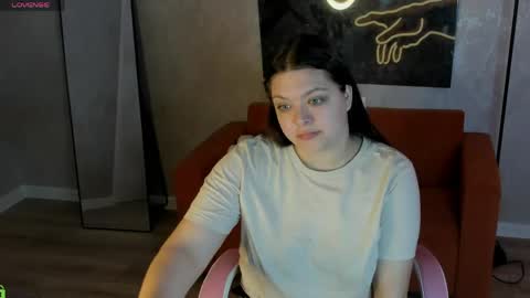 Evelyne Loo online show from April 27, 1:25 am
