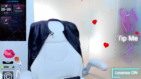 evelyne_rose online show from June 17, 5:31 am