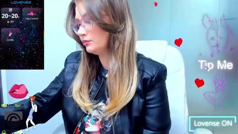 evelyne_rose online show from May 2, 4:38 am