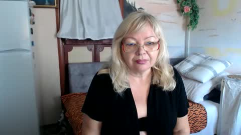 BarbaraBlondy online show from October 16, 8:39 am