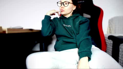 Goddes 1 online show from April 26, 8:39 pm
