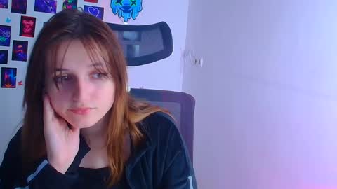 Evie online show from November 22, 6:21 pm