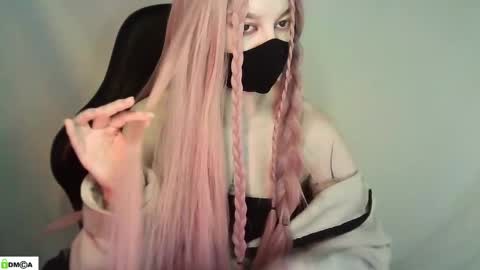 Renesme White Im here from Monday to Friday online show from May 26, 2:33 am
