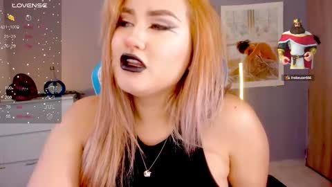 Snapshot of evva_foxxy chatting on September 18, 4:27 pm evva_foxxy online show from September 18, 4:27 pm