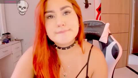 Snapshot of evva_foxxy chatting on January 5, 3:34 pm evva_foxxy online show from January 5, 3:34 pm