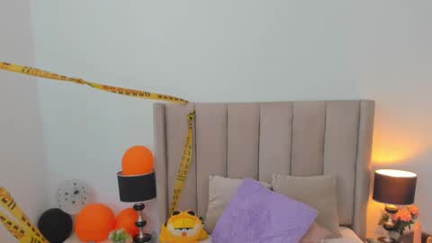 Snapshot of evvaa_moon chatting on October 9, 1:48 pm evvaa_moon online show from October 9, 1:48 pm