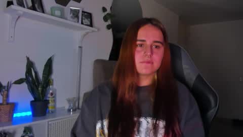 EVY online show from February 11, 4:47 am