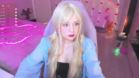 Snapshot of exhoneyangel chatting on March 4, 9:51 am Amy online show from March 4, 9:51 am
